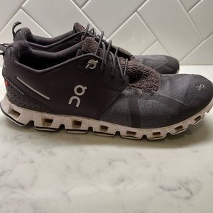 On Cloud Slip on sneakers. Like New!